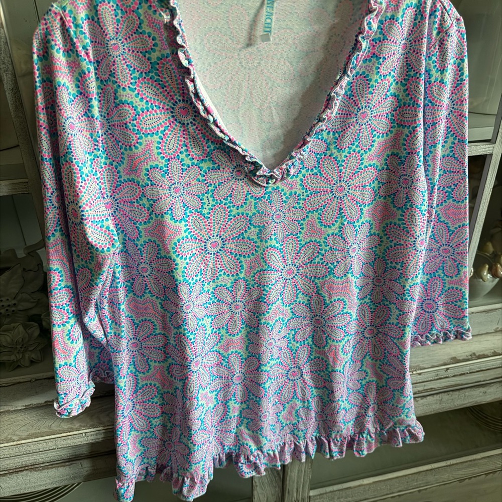 BeachTime Floral V-Neck Ruffle Hem Top